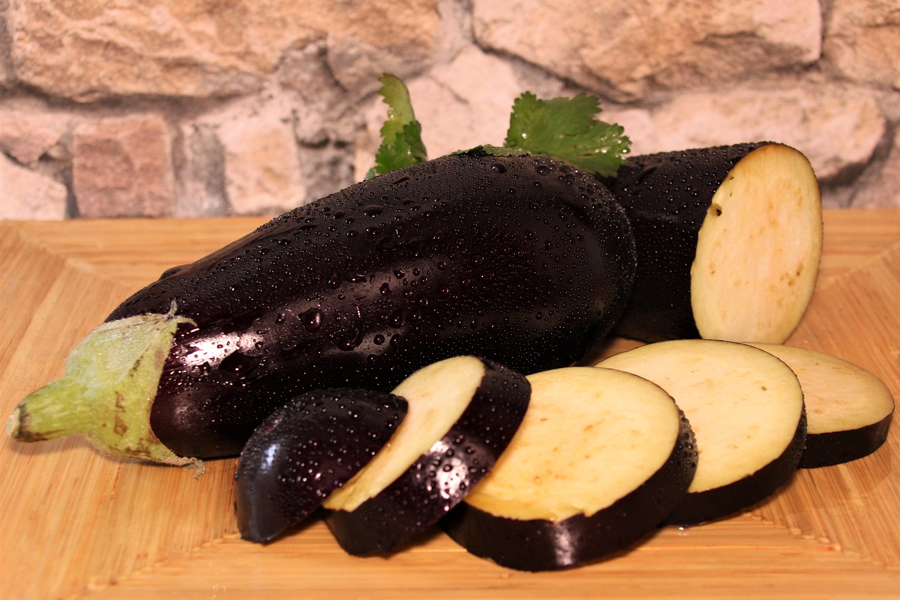 eggplant, fruit, vegetables-4926080.jpg