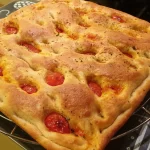 Focaccia con pomodorini